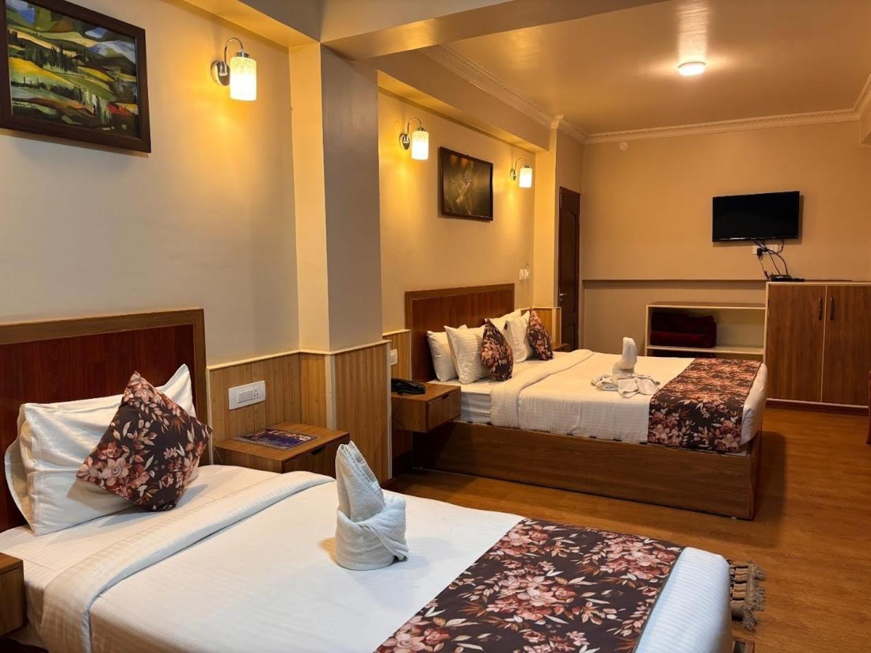 Serenity Taksa Palace Hotel Darjeeling  Exterior photo
