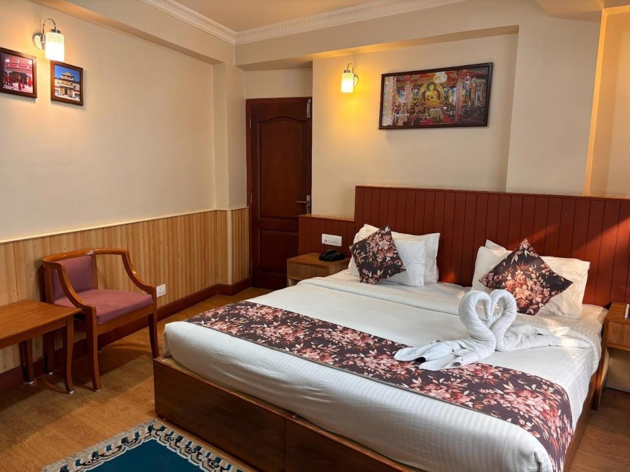 Serenity Taksa Palace Hotel Darjeeling  Exterior photo