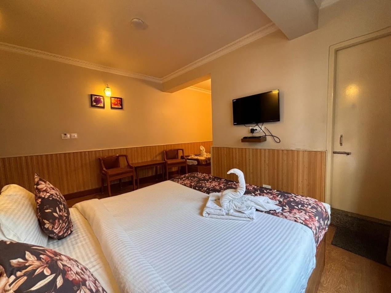 Serenity Taksa Palace Hotel Darjeeling  Exterior photo